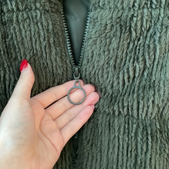 🌼SOLD🌼 Green Cropped Jacket - Picture 3 of 10